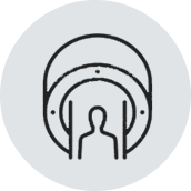 精度の高い撮影機器を使い、正確な診断を行う